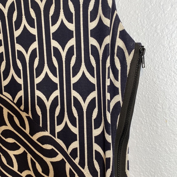 DVF dark navy and white geometric side zip bodycon dress size xs - Picture 3 of 8